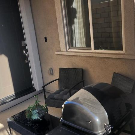 Private Lux Apartment In A New Community Fontana Exterior foto