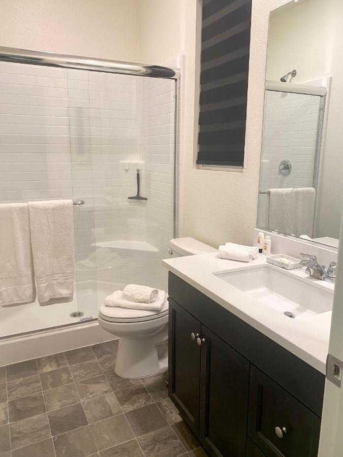 Private Lux Apartment In A New Community Fontana Exterior foto